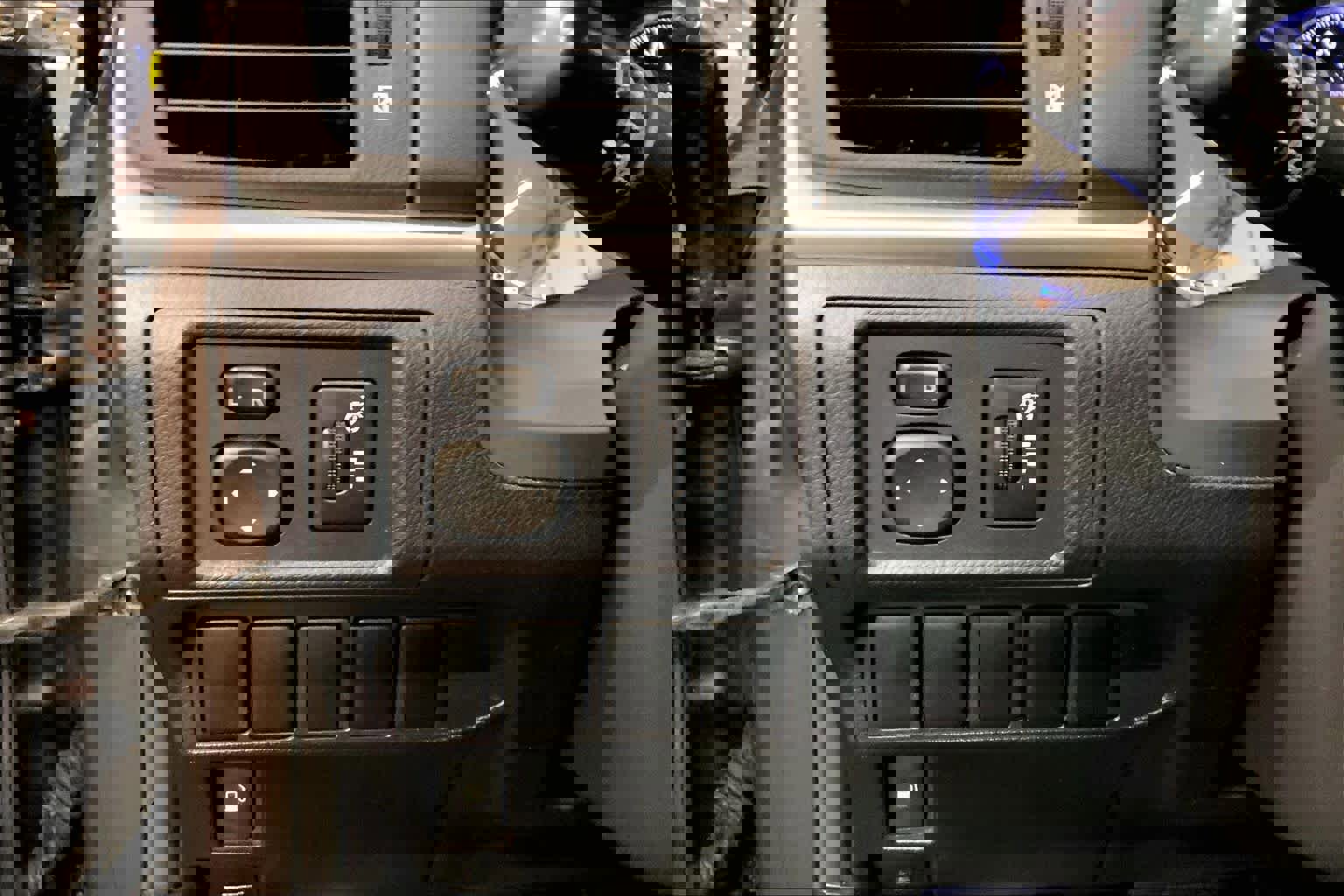 Used 2011 Lexus CT 200h Premium image 33