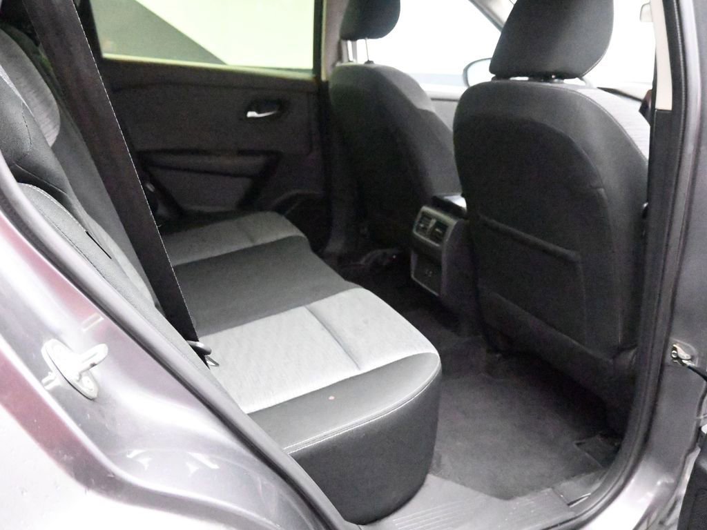 Used 2023 Nissan Rogue SV image 23