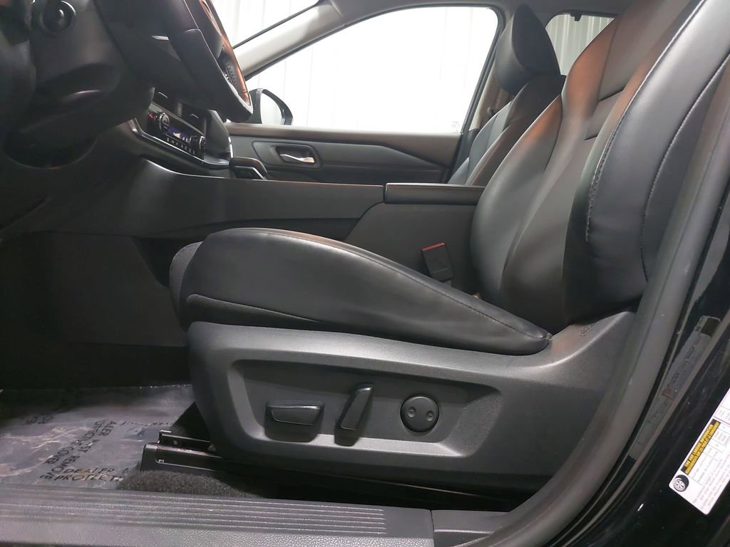 Certified 2023 Nissan Rogue SV w/ SV Premium B Package image 29