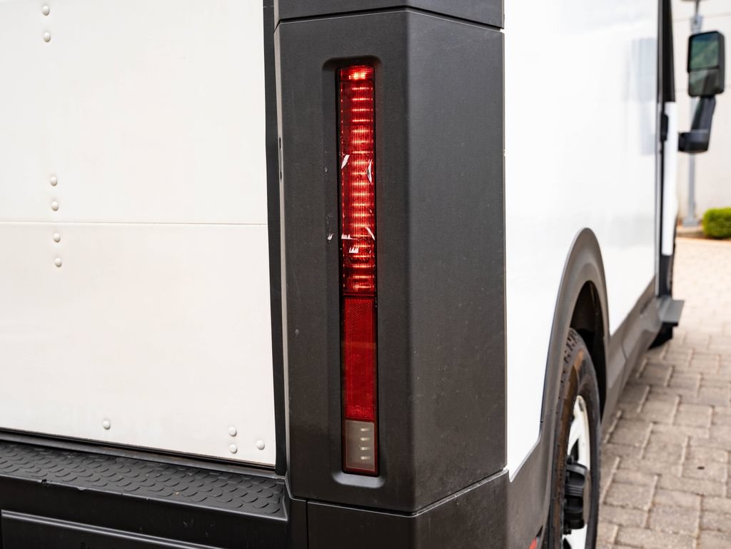 Used 2025 Chevrolet Brightdrop 400 FWD image 9
