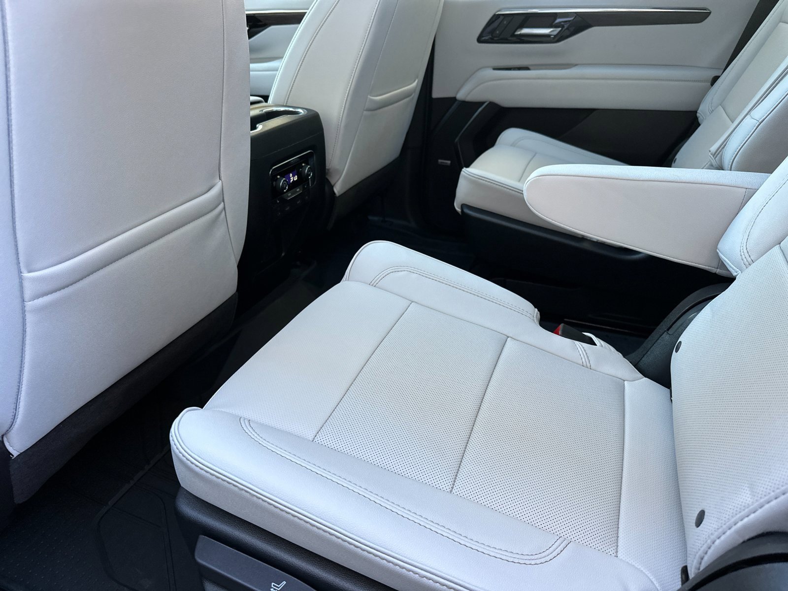 New 2026 Chevrolet Tahoe Premier image 13