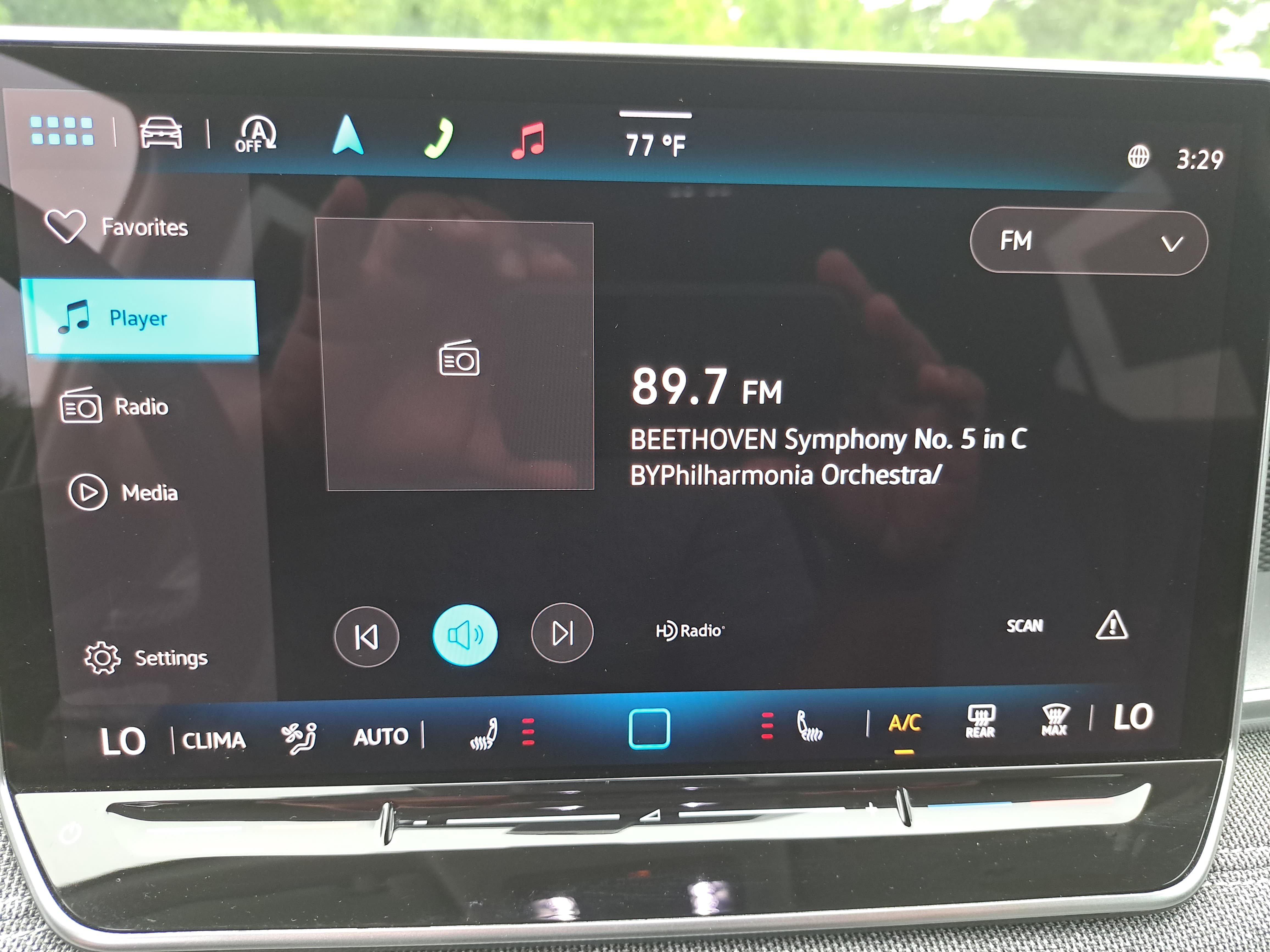 Certified 2025 Volkswagen Tiguan S FWD image 21