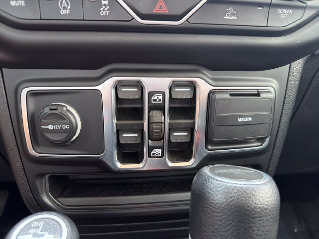 Used 2021 Jeep Gladiator Sport AWD/4WD image 24