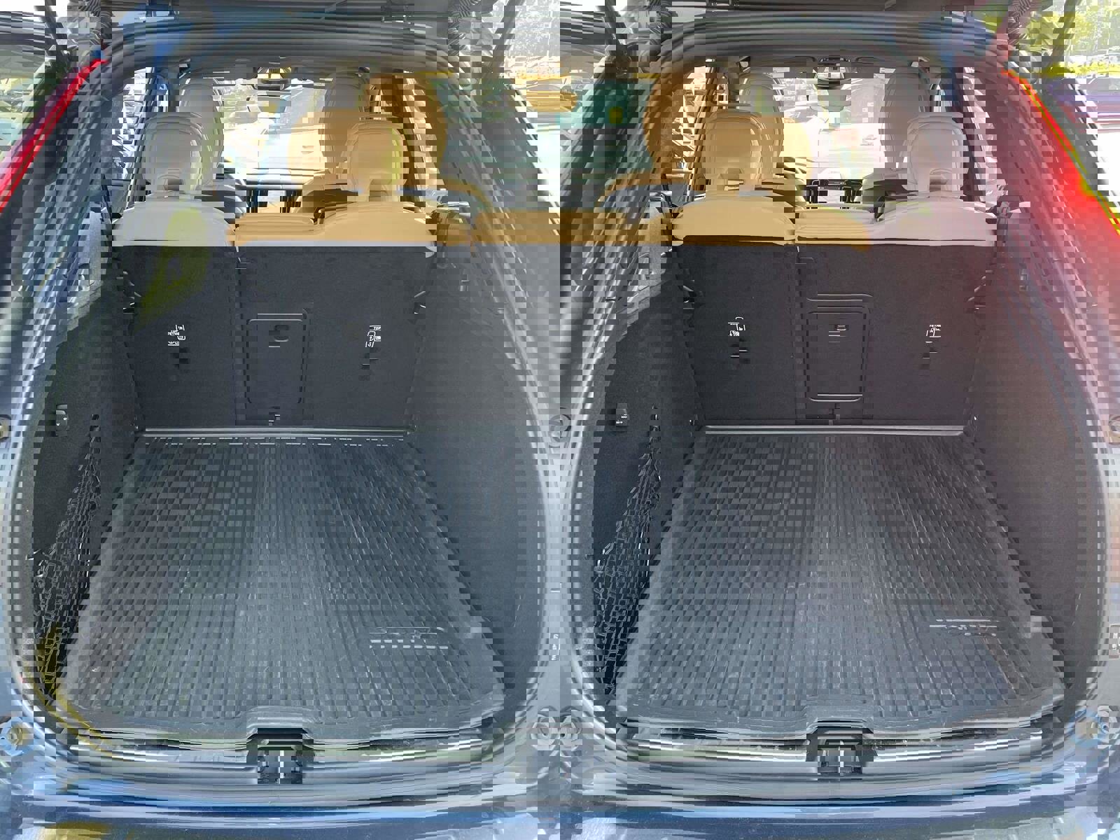 Used 2023 Volvo XC60 B5 Ultimate w/ Climate Package AWD/4WD image 9