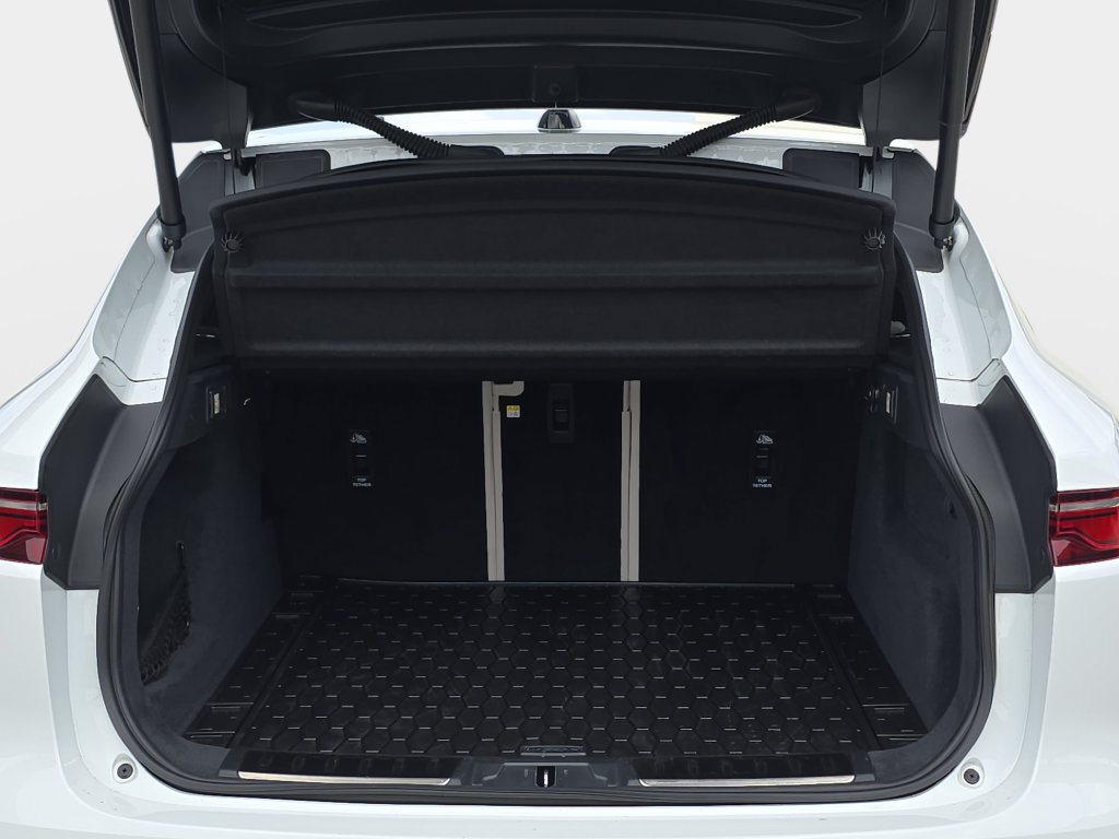 Certified 2025 Jaguar F-PACE R-Dynamic S AWD/4WD image 12