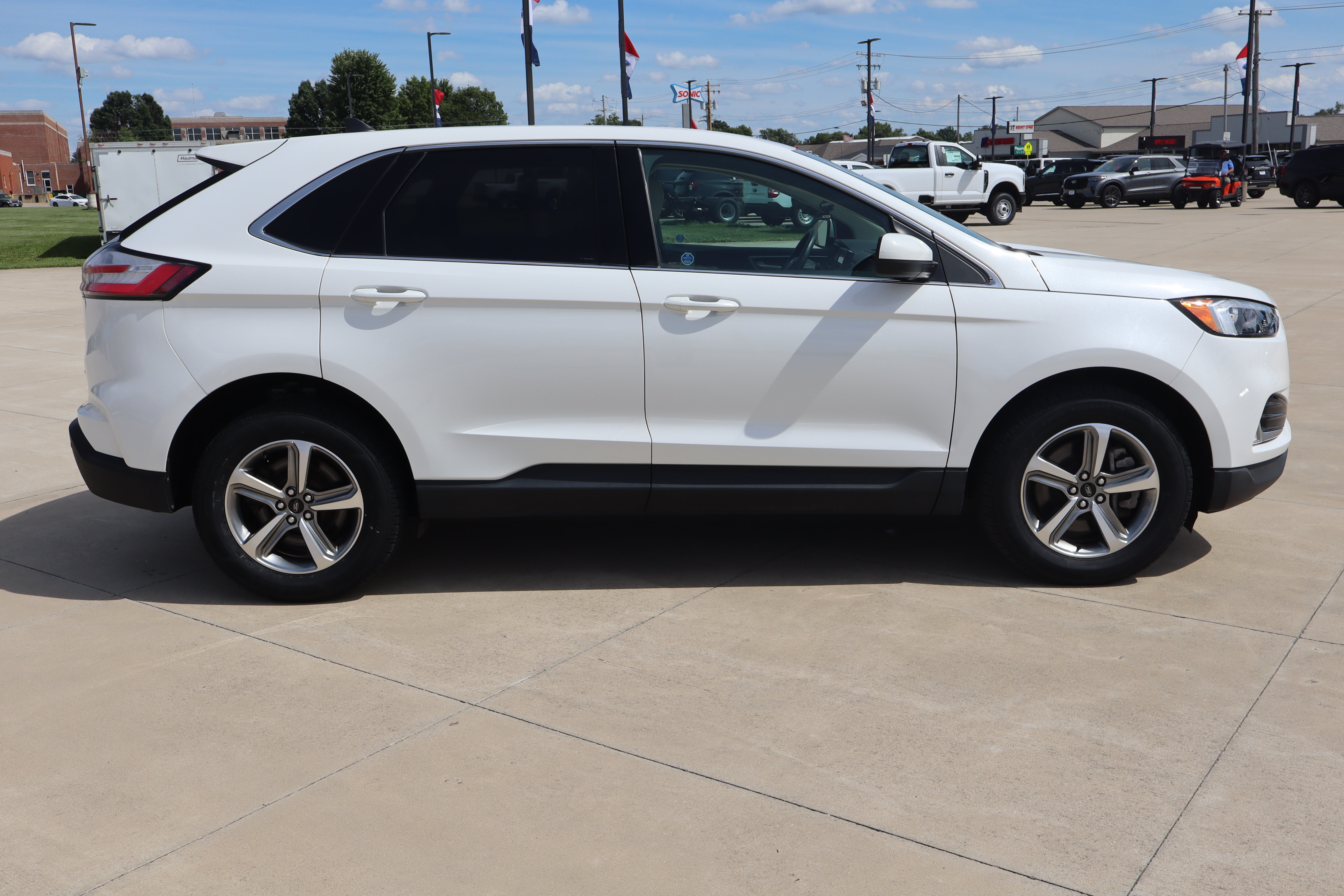 Used 2024 Ford Edge SEL w/ Convenience Package AWD/4WD image 5