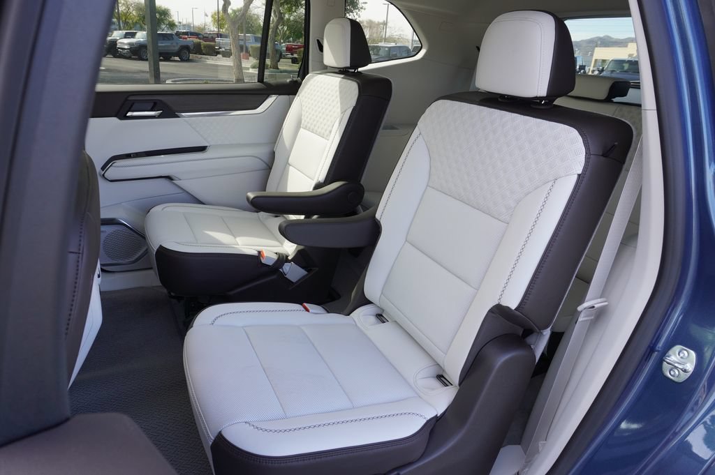 New 2026 GMC Acadia Denali FWD image 11