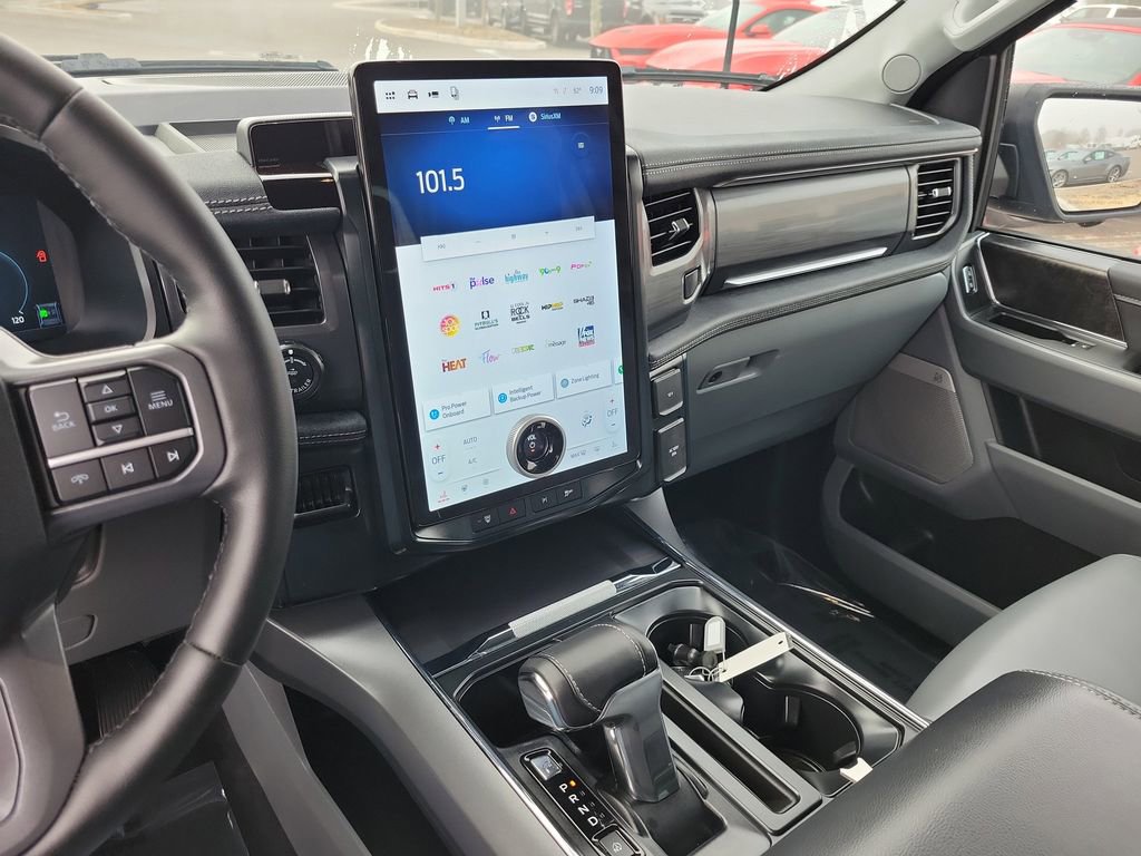 Used 2025 Ford F150 Lightning Flash image 23