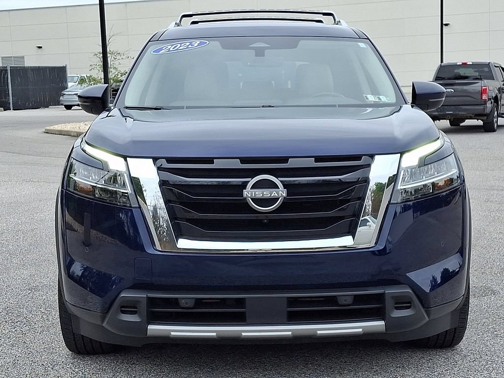 Used 2023 Nissan Pathfinder SL AWD/4WD image 5