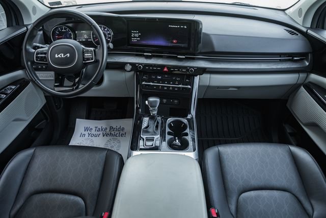 Used 2024 Kia Carnival EX FWD image 23