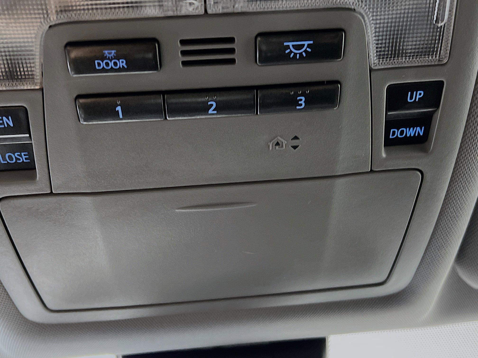 Used 2017 Toyota Highlander XLE image 22