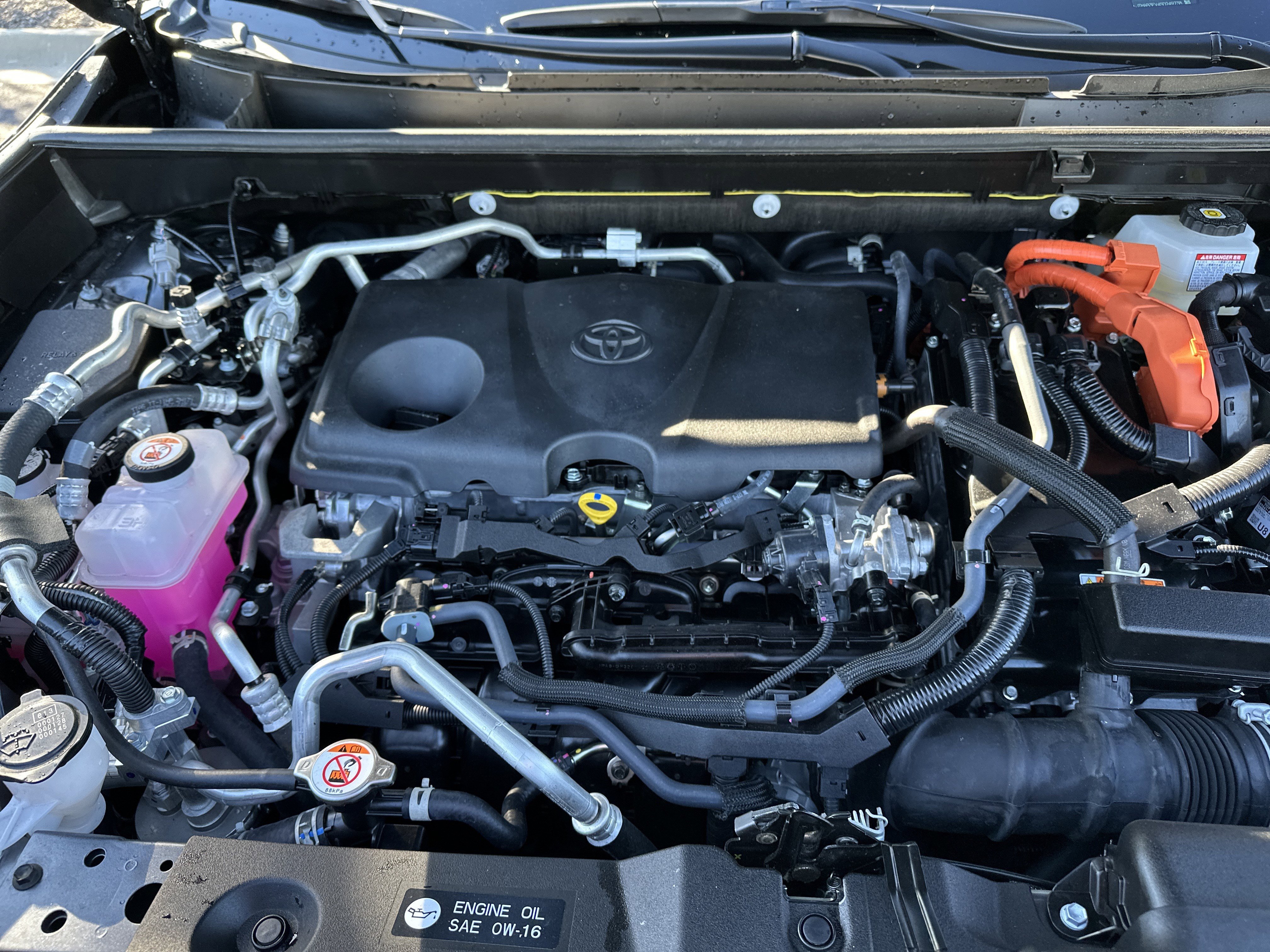 Used 2025 Toyota RAV4 SE image 34