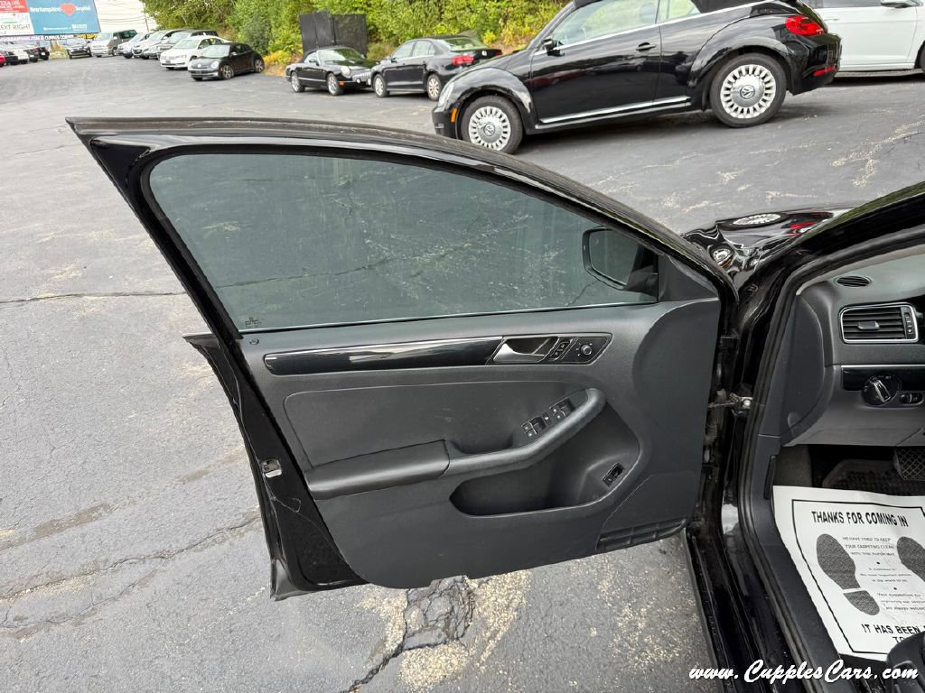 Used 2016 Volkswagen Jetta SEL w/ Lighting Package image 5