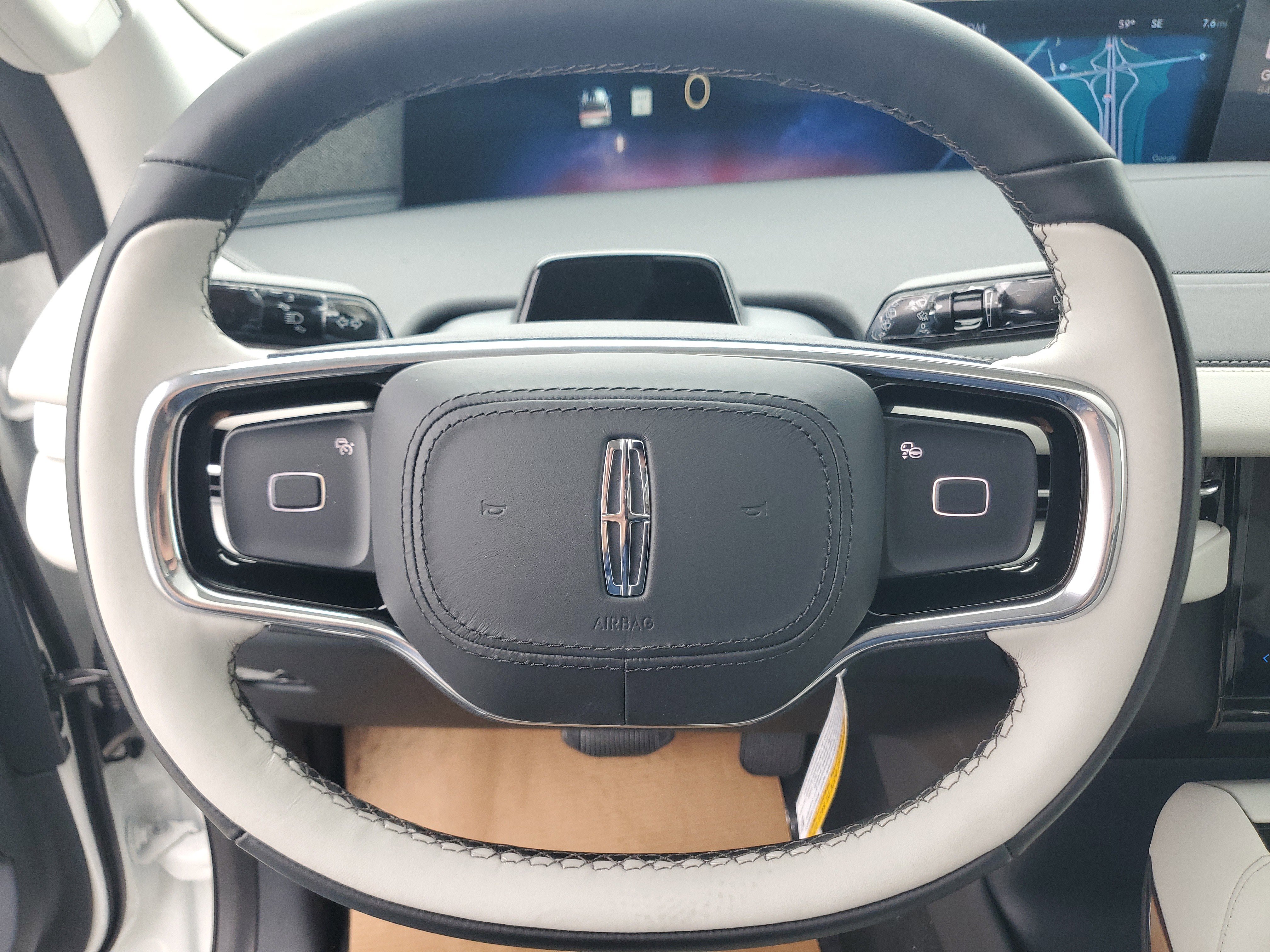 New 2026 Lincoln Navigator L Reserve AWD/4WD image 16