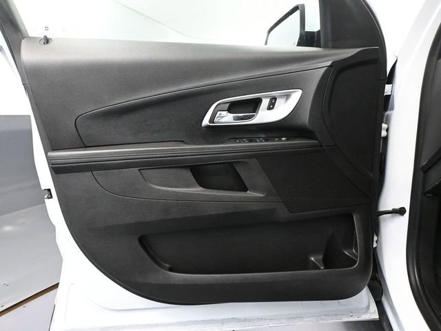 Used 2017 Chevrolet Equinox LT w/ Convenience Package image 18