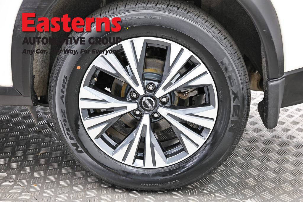 Used 2023 Nissan Rogue SV AWD/4WD image 32