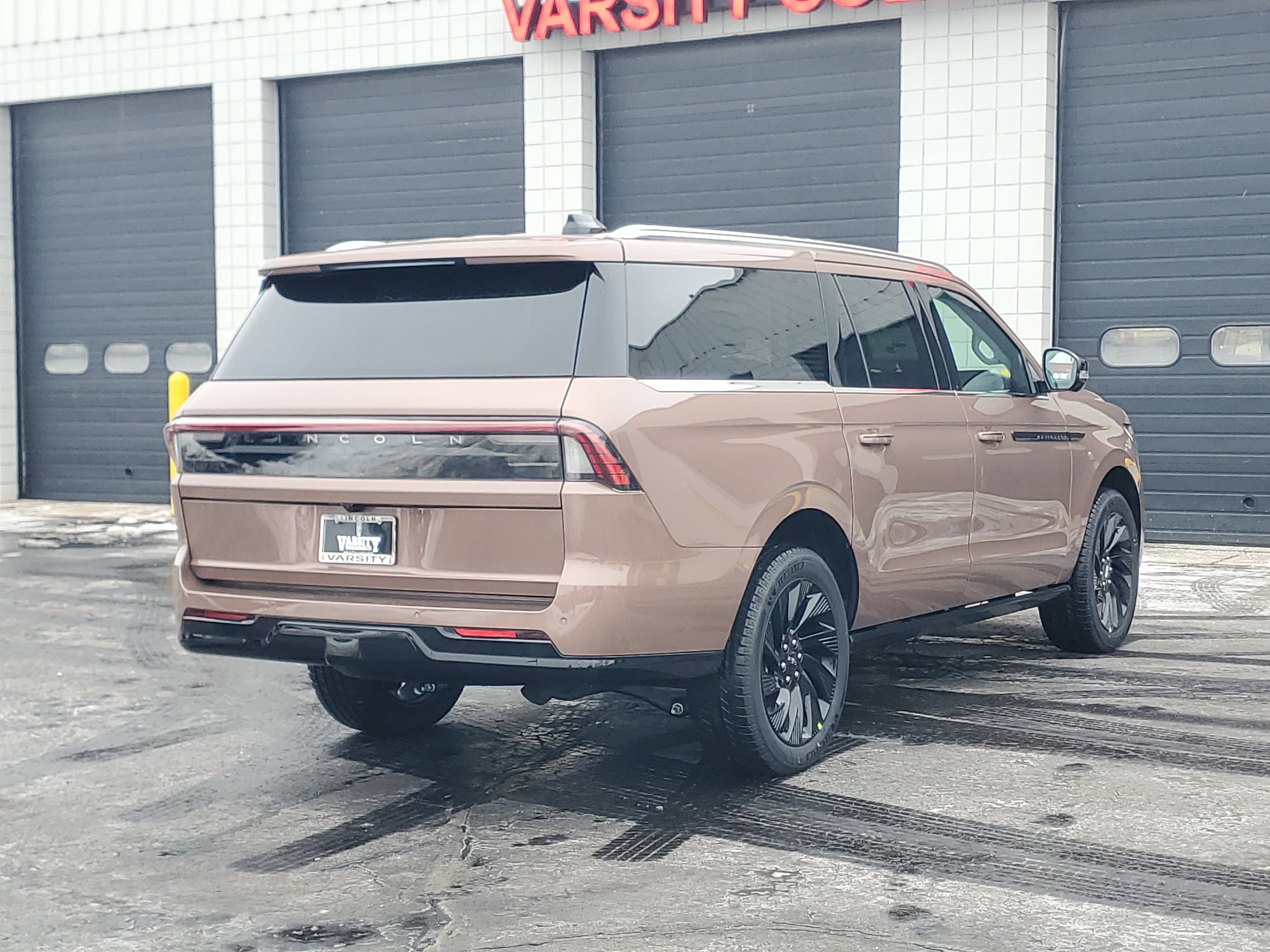 New 2025 Lincoln Navigator L Black Label image 4