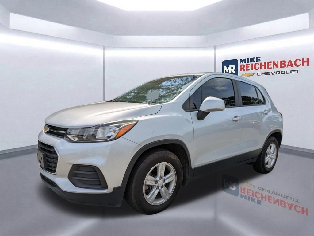 Used 2020 Chevrolet Trax LS FWD image 2
