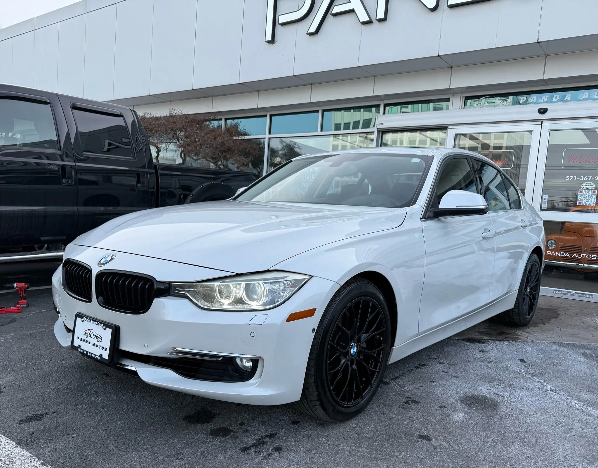 Used 2013 BMW 335i xDrive Sedan AWD/4WD image 3