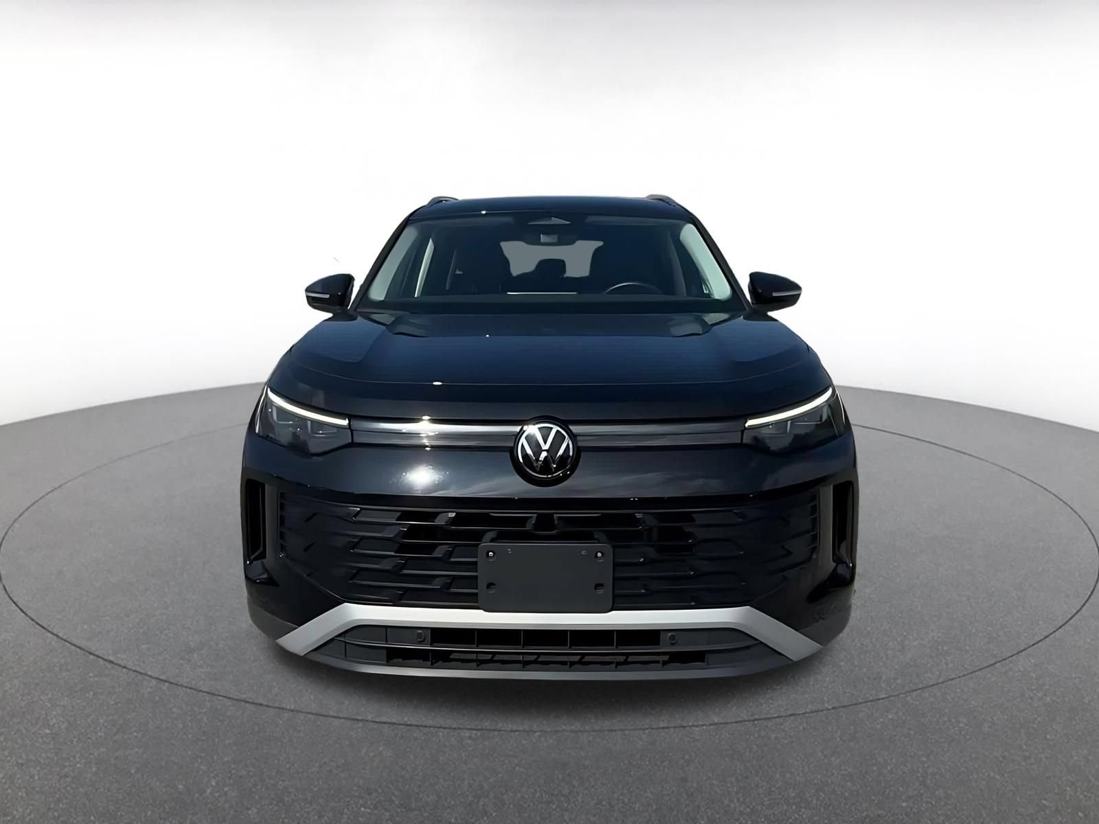 Used 2026 Volkswagen Tiguan SE AWD/4WD image 4