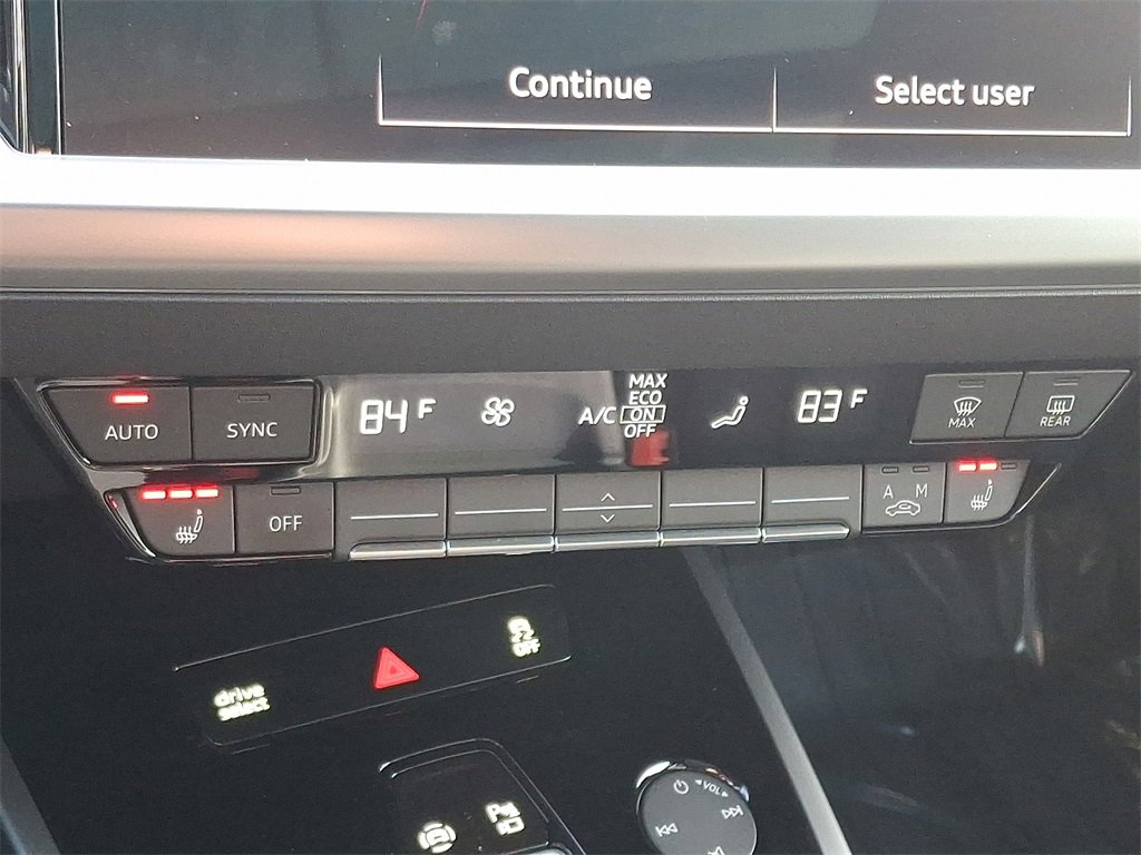 Used 2024 Audi Q4 e-tron Premium Plus image 17