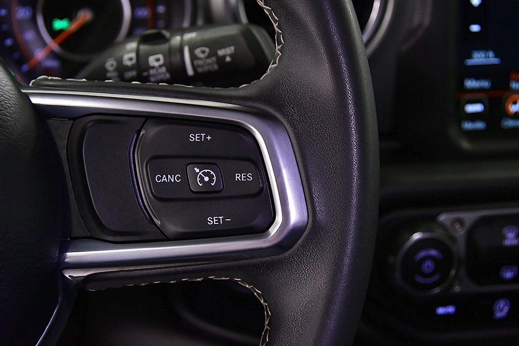 Used 2023 Jeep Wrangler Sahara image 18