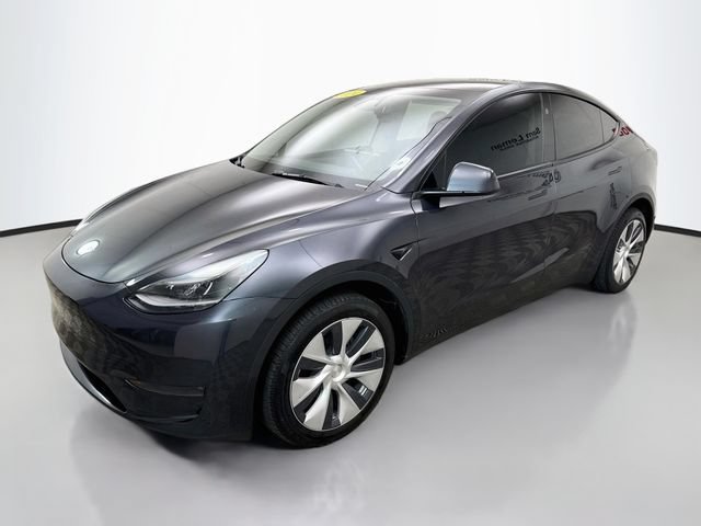 Used 2024 Tesla Model Y Long Range AWD/4WD image 3