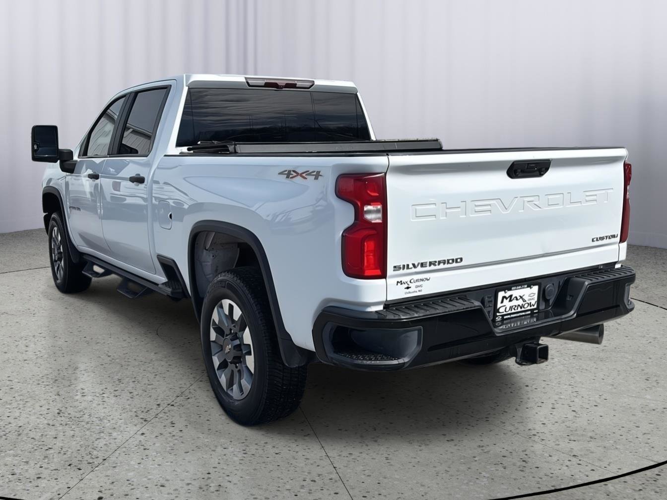 Used 2021 Chevrolet Silverado 2500 Custom w/ Custom Value Package image 3