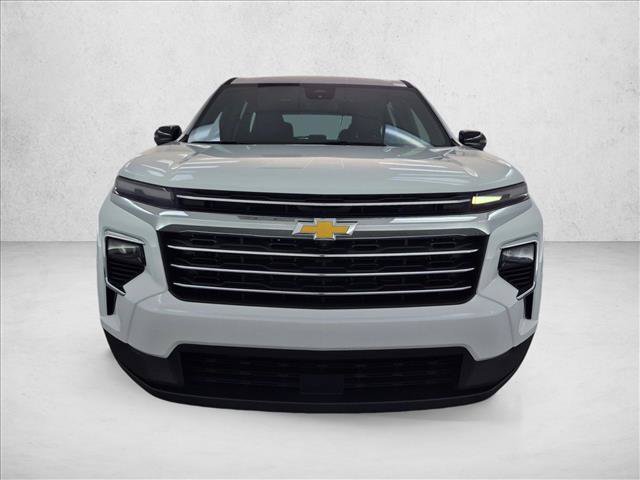 Used 2024 Chevrolet Traverse LT FWD image 2