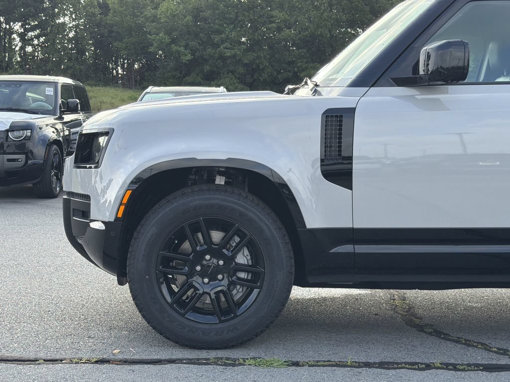 New 2026 Land Rover Defender 110 X-Dynamic SE AWD/4WD image 9
