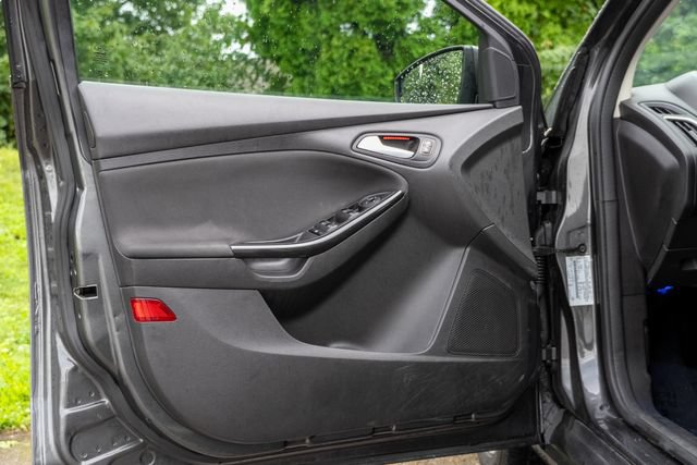 Used 2017 Ford Focus Titanium FWD image 75
