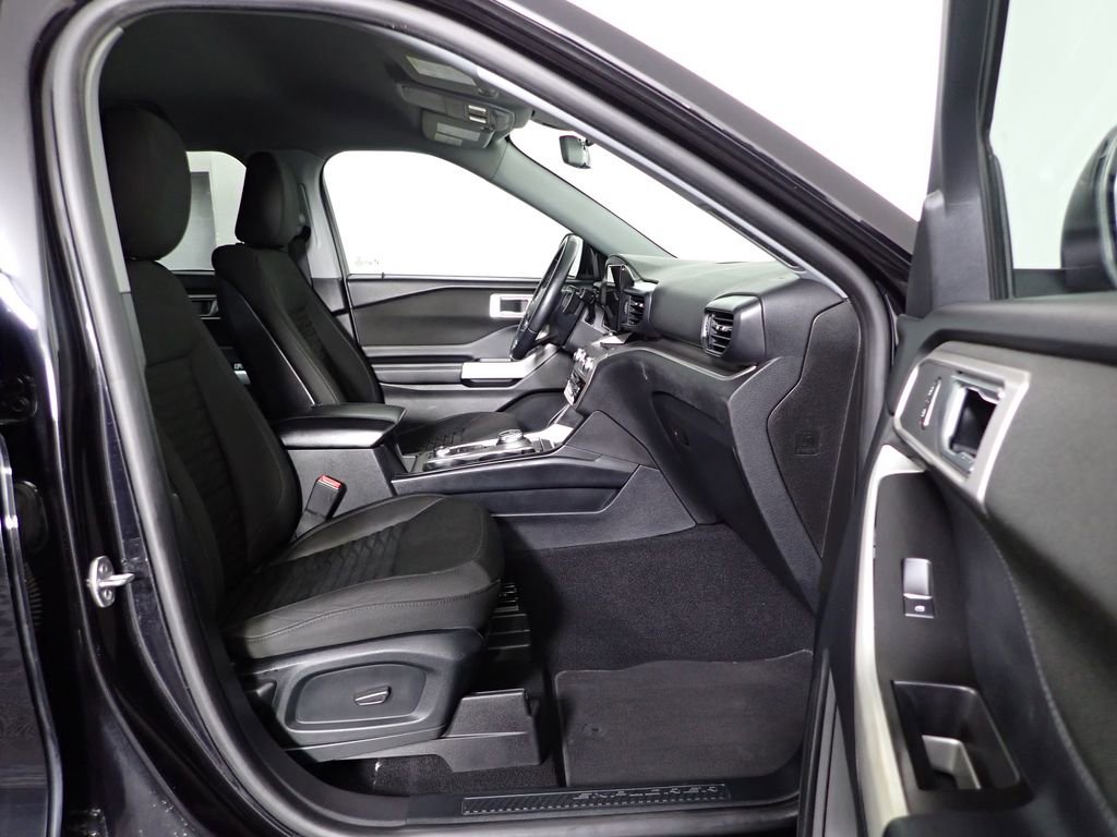 Used 2020 Ford Explorer XLT w/ Comfort Package image 29