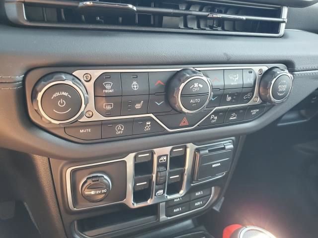 New 2025 Jeep Wrangler Sahara image 24