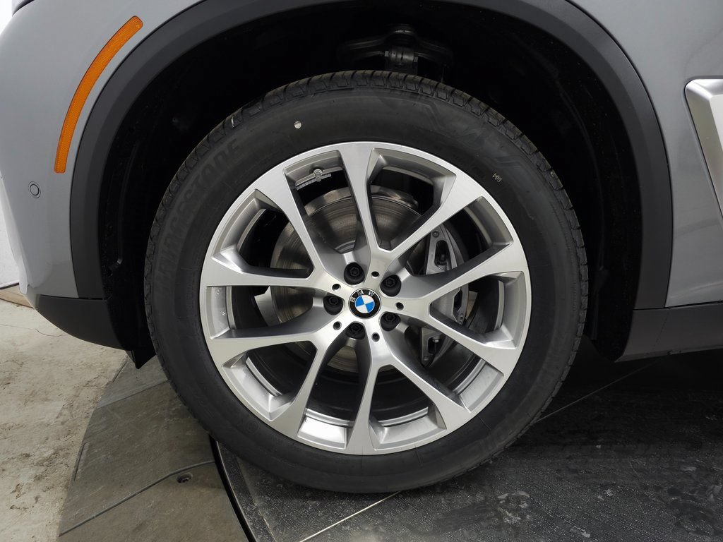 Used 2026 BMW X5 xDrive40i AWD/4WD image 7