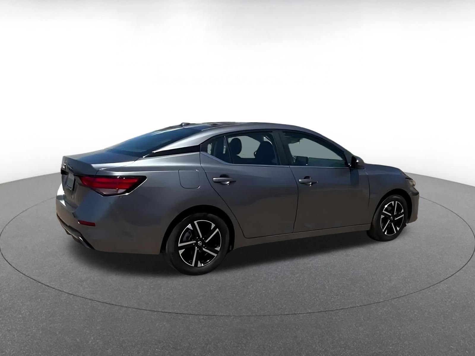 Used 2025 Nissan Sentra SV FWD image 15