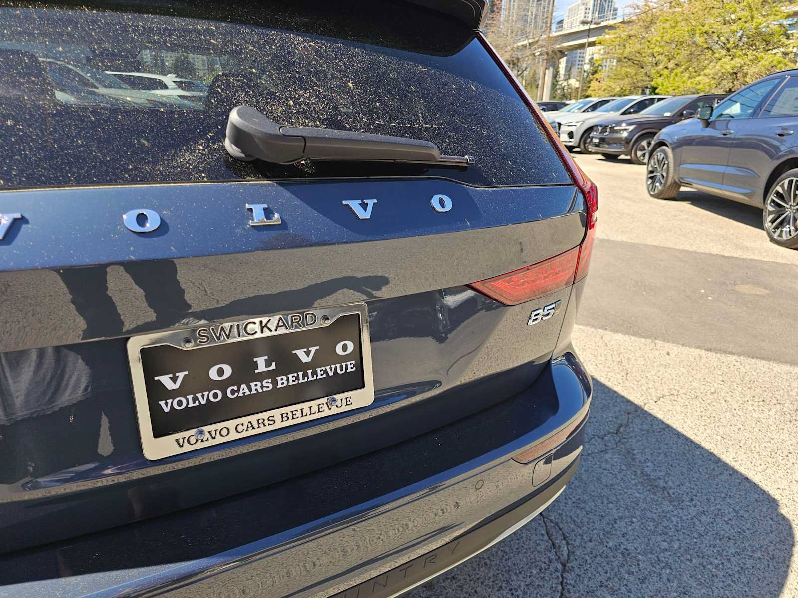 New 2026 Volvo V60 B5 Cross Country Ultra w/ Climate Package AWD/4WD image 14