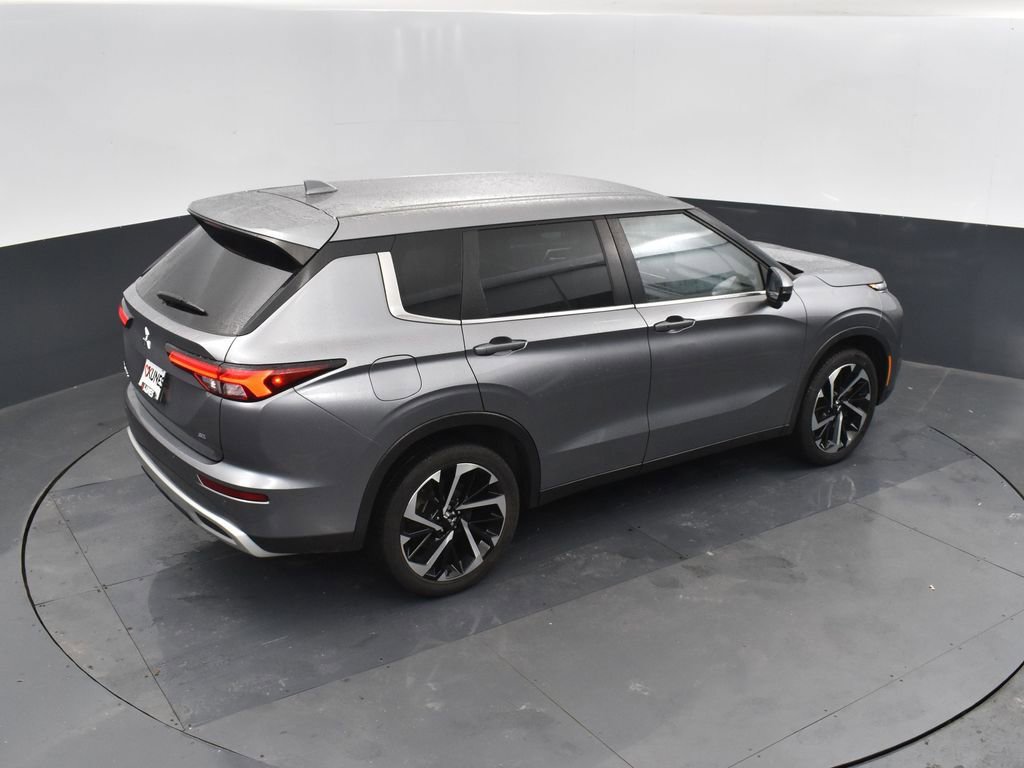 Used 2022 Mitsubishi Outlander SE image 42