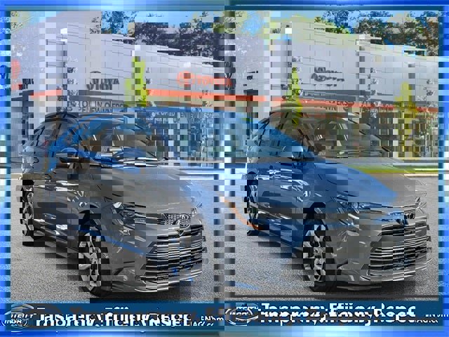 Used 2026 Toyota Corolla LE image 1