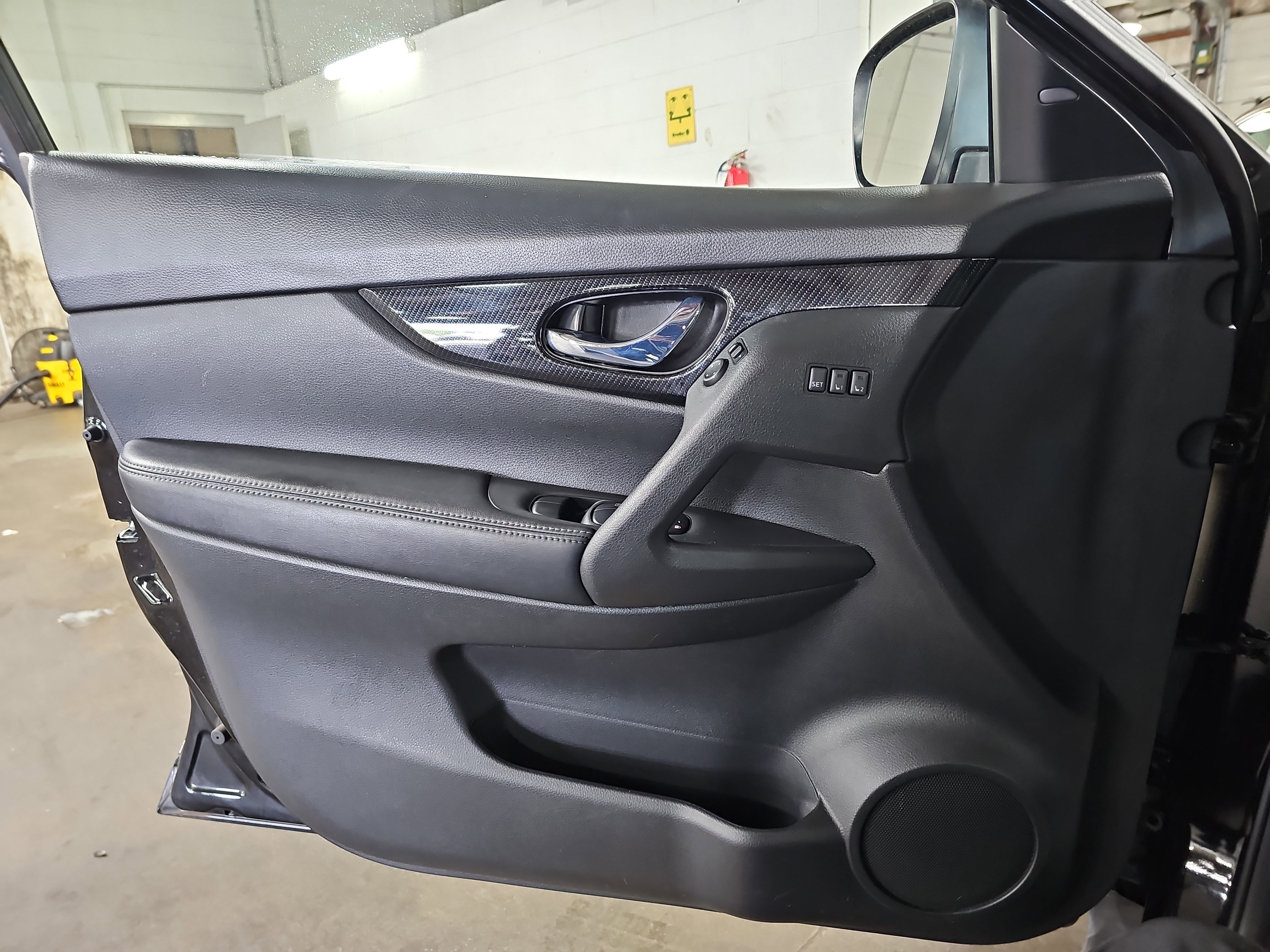 Used 2018 Nissan Rogue SL FWD image 27