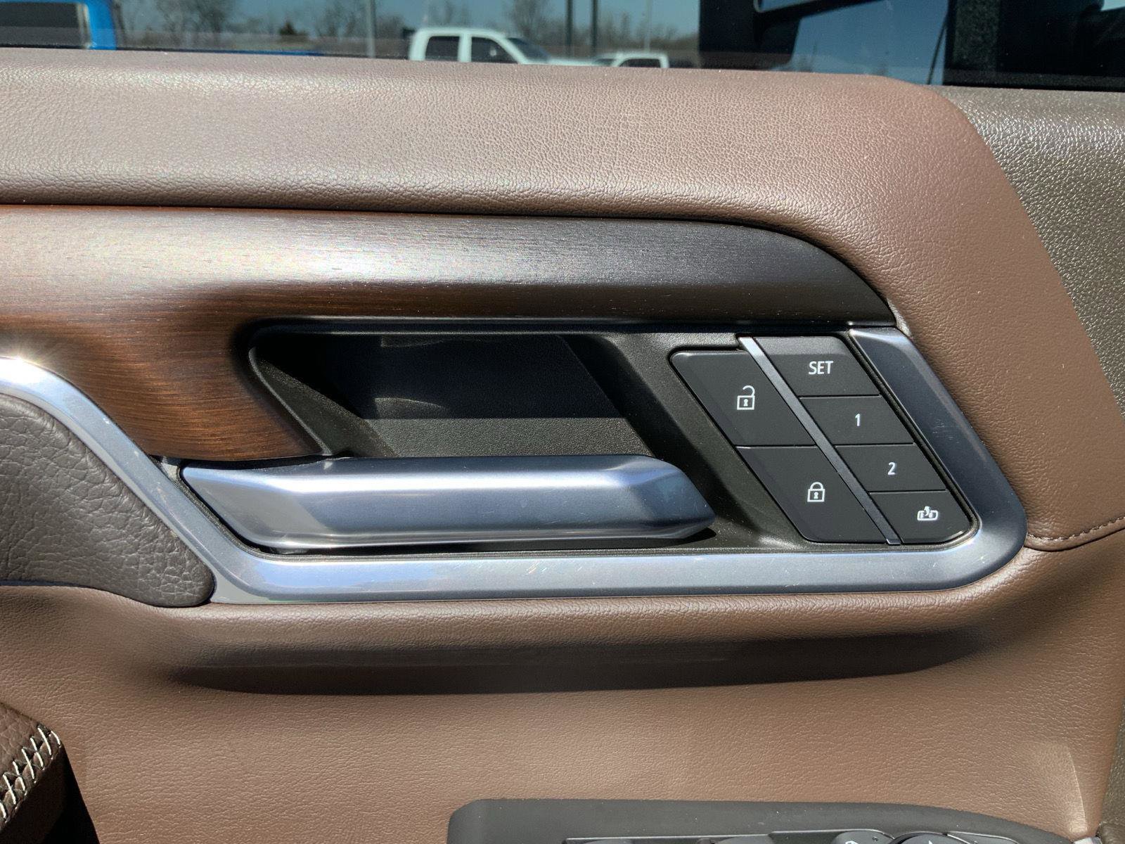 Used 2024 GMC Sierra 3500 Denali image 24