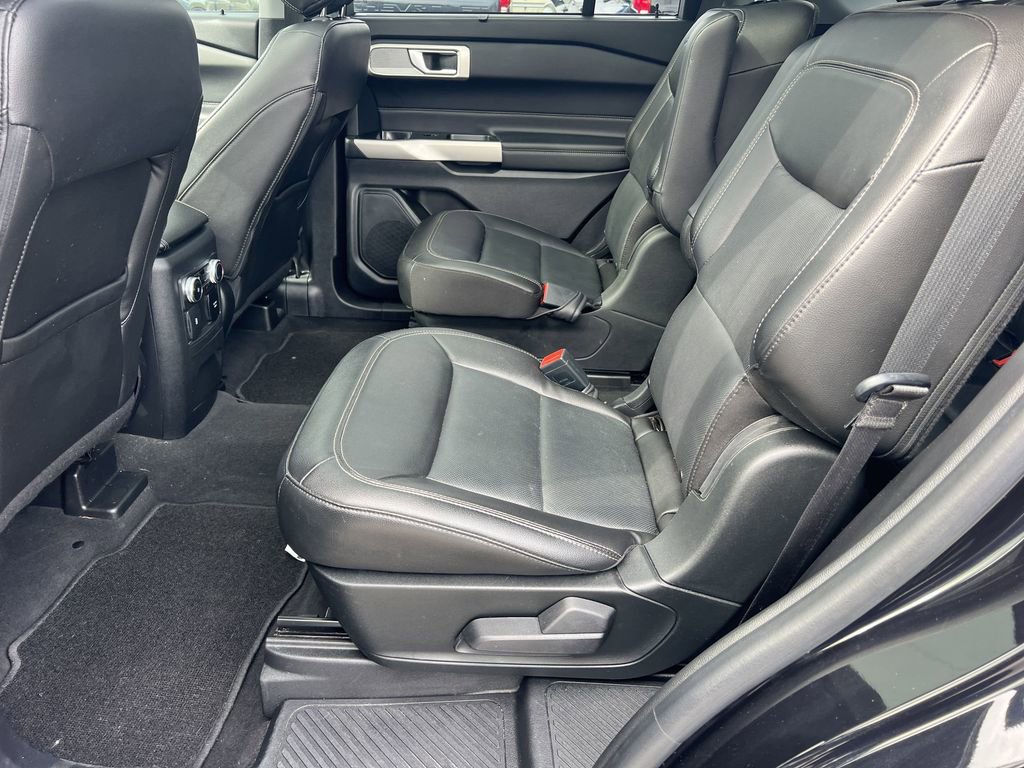 Used 2022 Ford Explorer Limited w/ Equipment Group 301A image 19