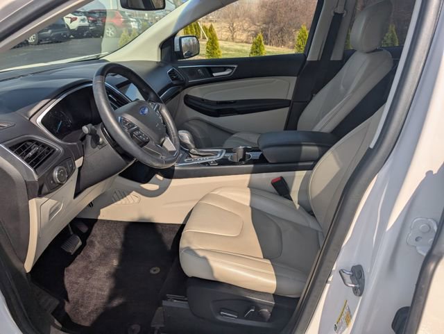 Used 2017 Ford Edge Titanium w/ Equipment Group 301A image 13