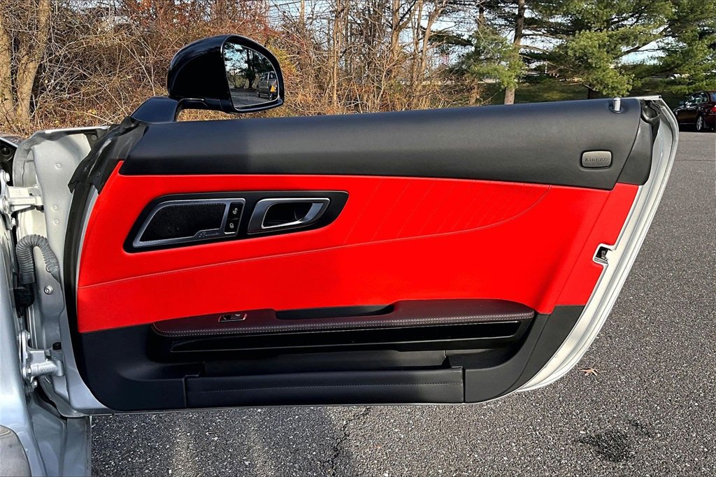 Used 2018 Mercedes-Benz AMG GT Roadster image 15