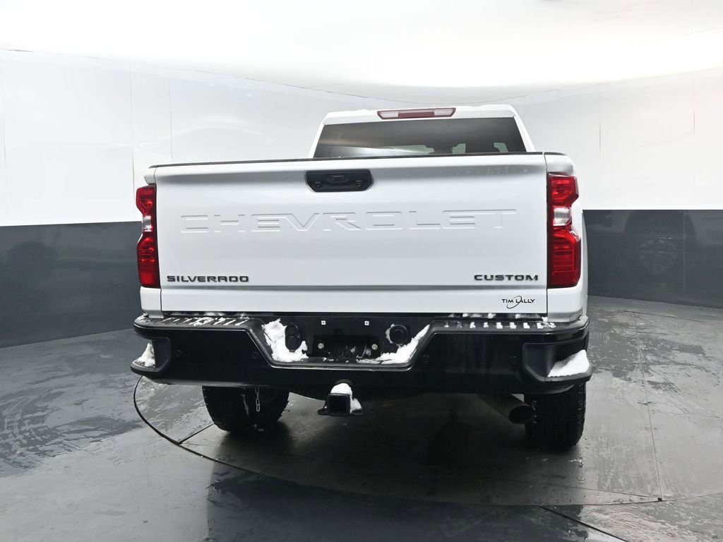 Used 2025 Chevrolet Silverado 2500 Custom w/ Custom Value Package image 4