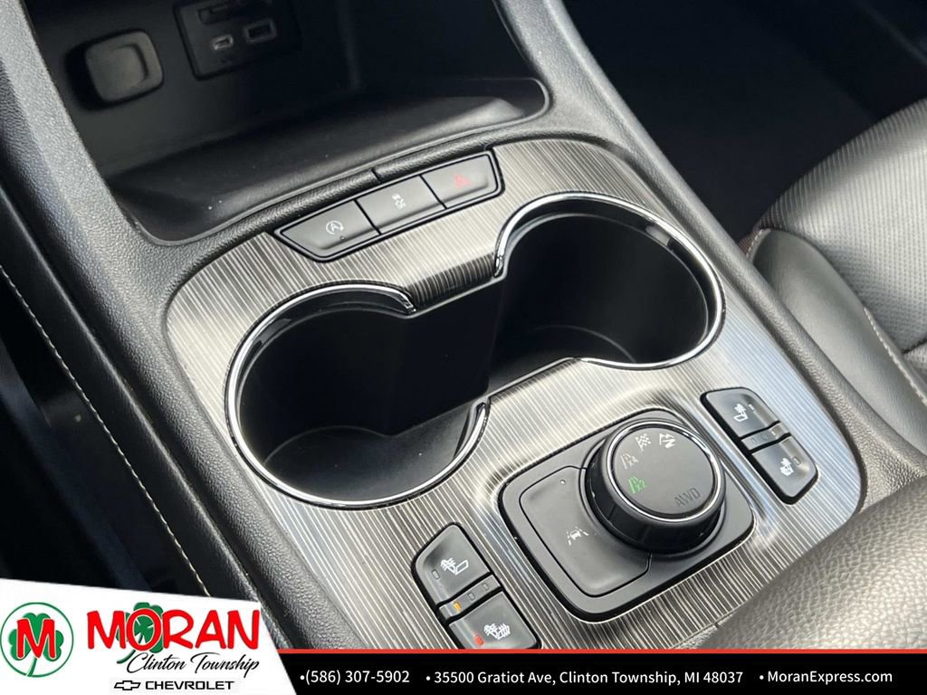 Used 2023 GMC Acadia SLT image 25