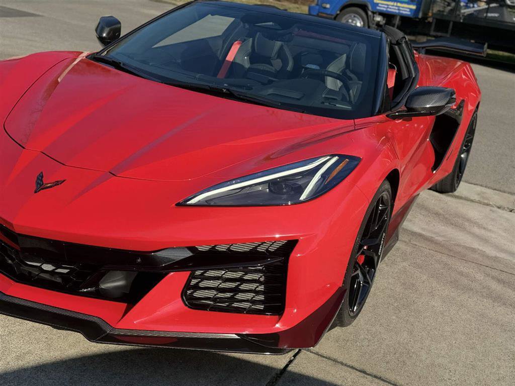 Used 2025 Chevrolet Corvette Z06 w/ Z07 Performance Package image 2