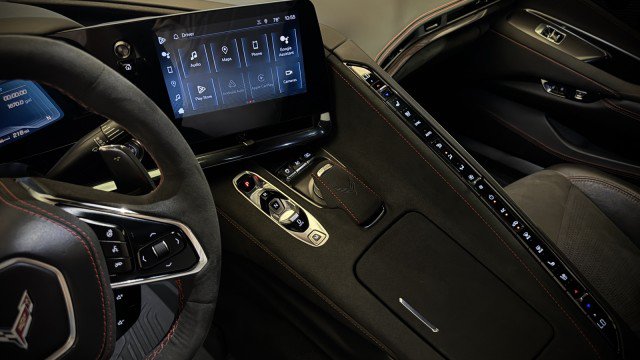 Used 2024 Chevrolet Corvette Stingray Premium Cpe w/ Z51 Performance Package RWD image 5
