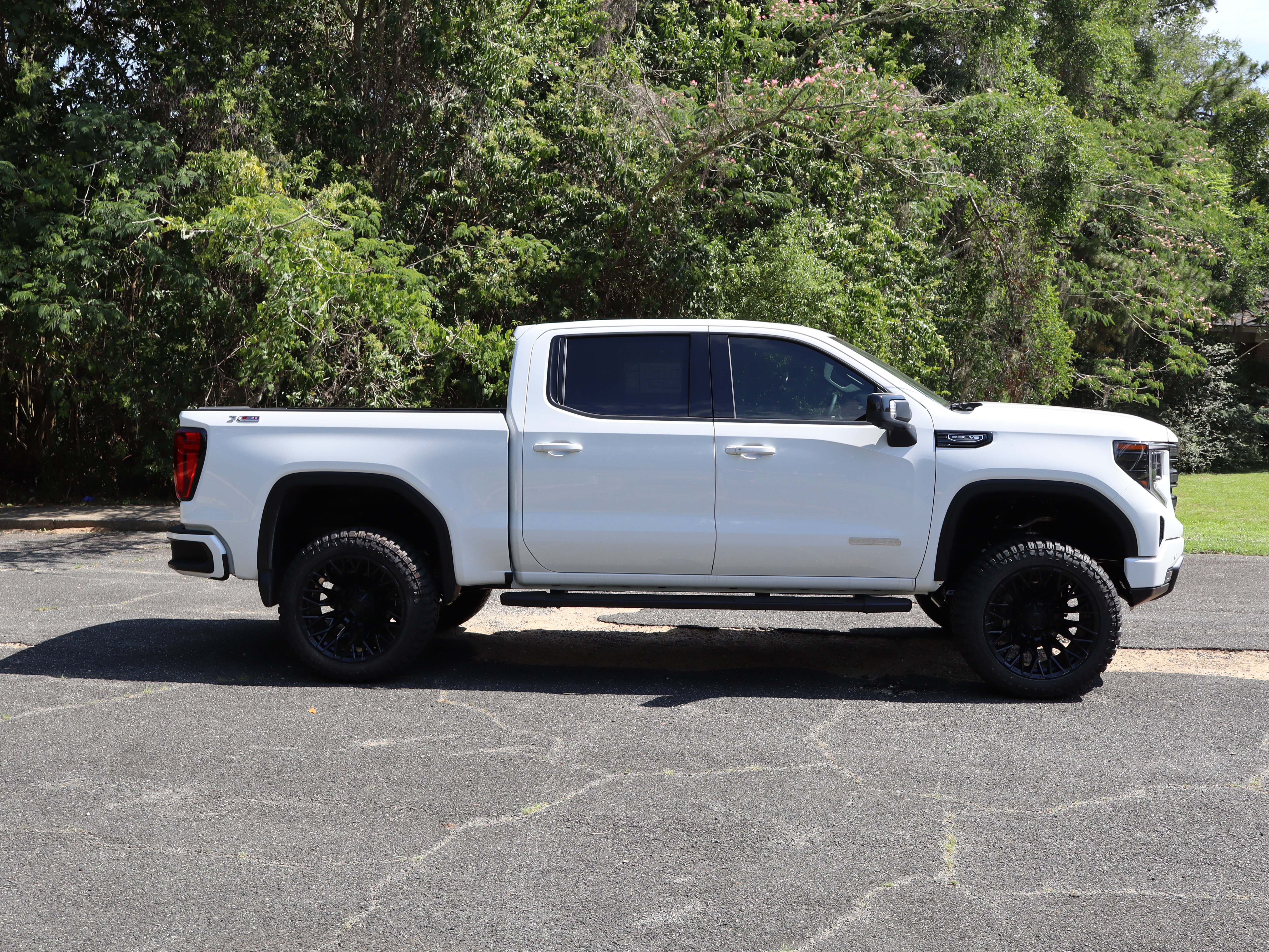 New 2026 GMC Sierra 1500 Elevation w/ Elevation Premium Package AWD/4WD image 10