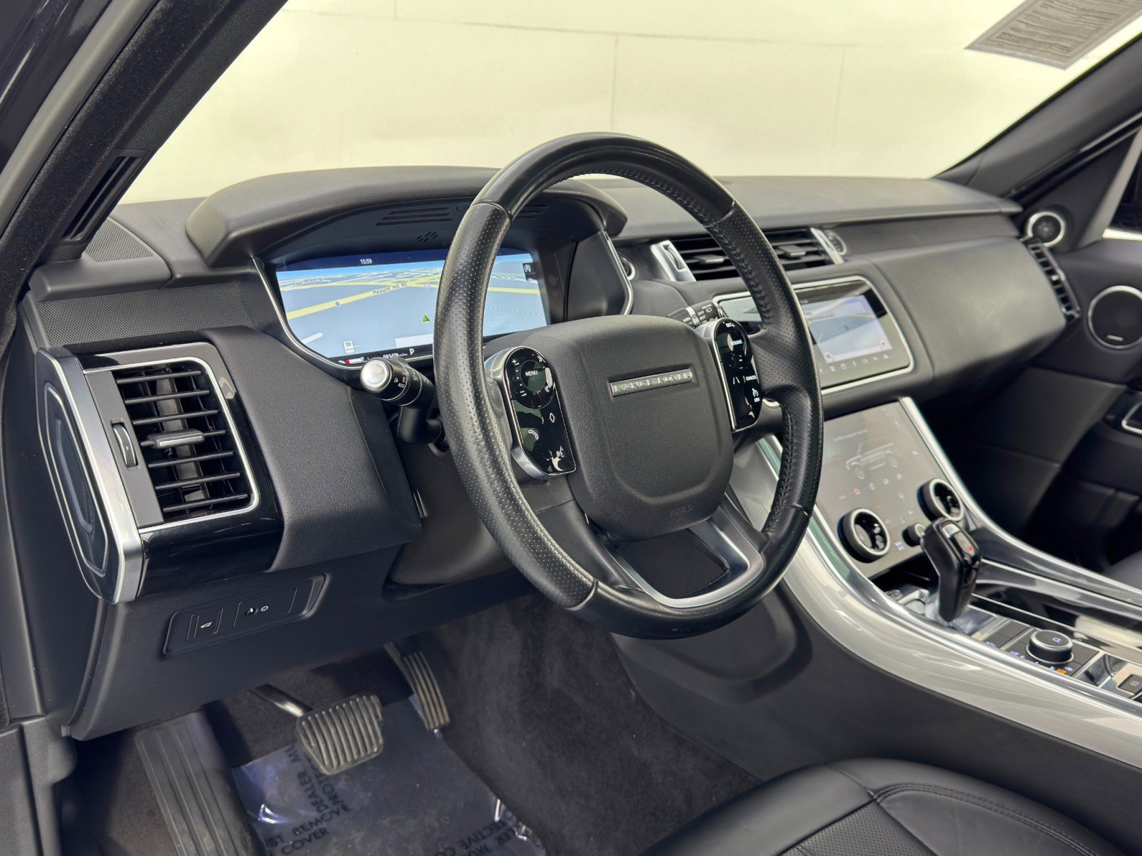 Used 2018 Land Rover Range Rover Sport HSE image 13