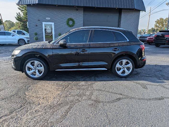 Used 2021 Audi Q5 2.0T Premium Plus w/ Premium Plus Package AWD/4WD image 2